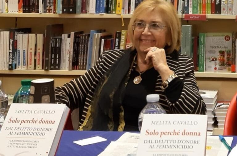 No alla violenza. Solo perché donna